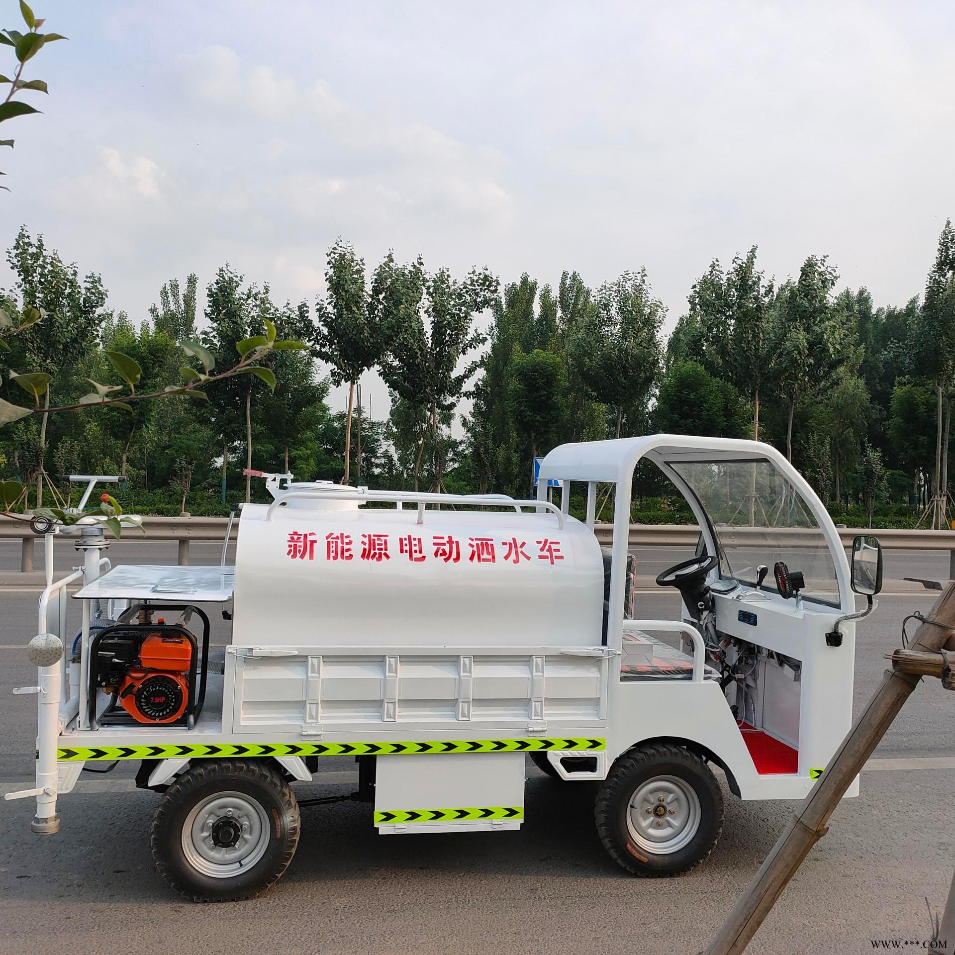 洒水车 电动洒水车 新能源电动洒水车 电动四轮洒水车 多功能电动喷洒车 绿化喷洒车 道路喷洒车 电动除尘洒水车