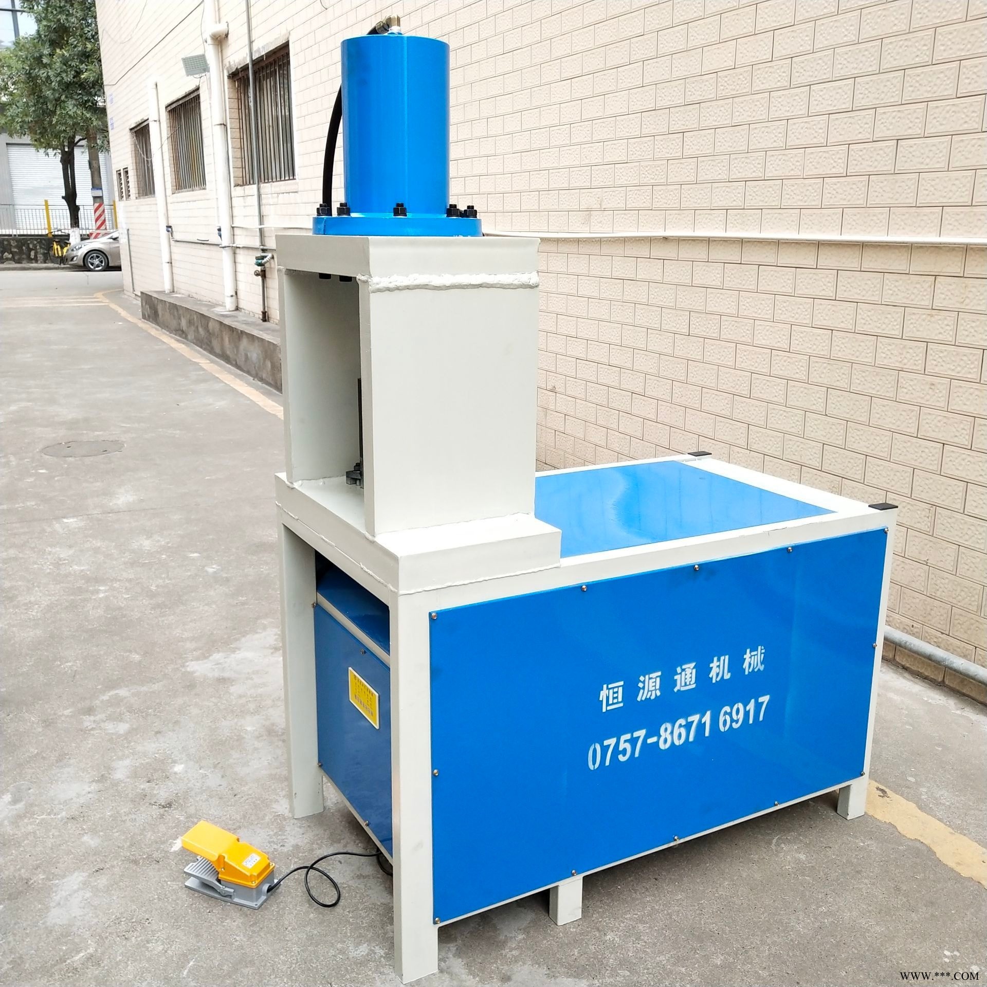 12号槽钢裁断下料8号角钢冲断下料角钢冲孔槽钢打孔液压机图1