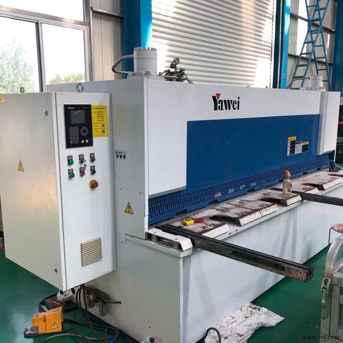 出售转让_高性价比_精品二手新亚闸式剪板机QC11K-6*3200数控冲床 数控转塔冲床