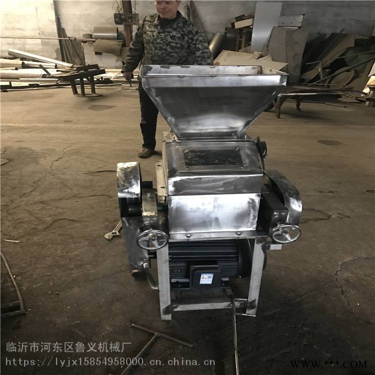 恩施水溶肥尿素粉碎机中药挤压机临沂鲁义
