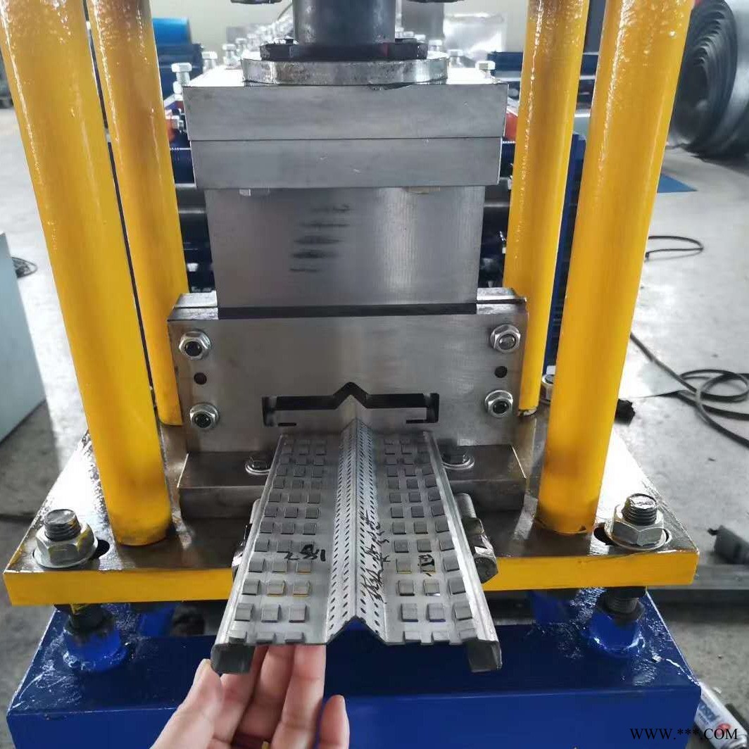 鱼鳞网片机器建筑止水鱼鳞网设备冲孔鱼鳞网片彩钢压型机器   兴和定制