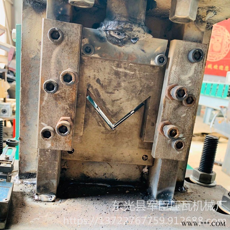 角铁压型机 军臣压瓦机 角铁成型机器 带冲孔角铁成型机 现货订购