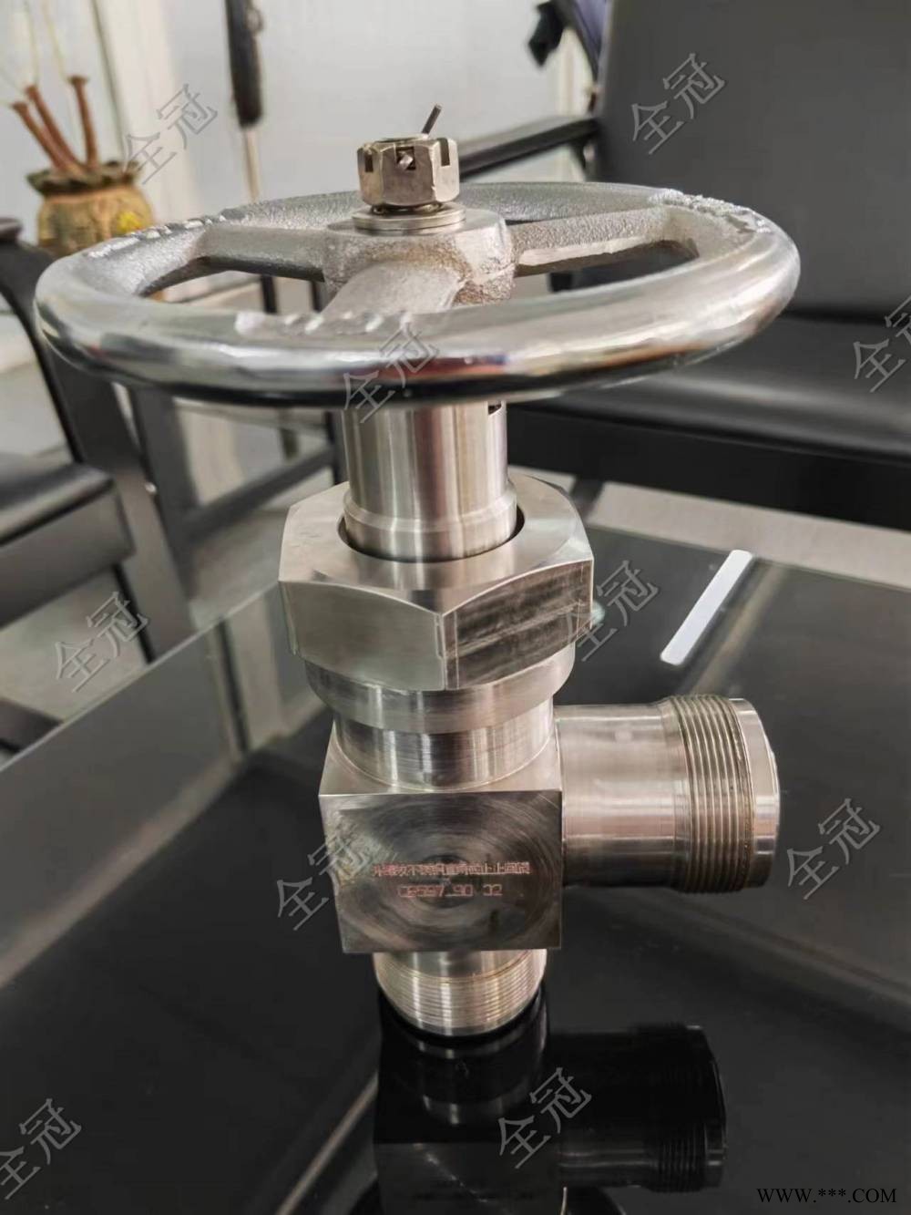 船舶标准 型号CB597-90船用外螺纹不锈钢直角高压空气截止止回阀图1